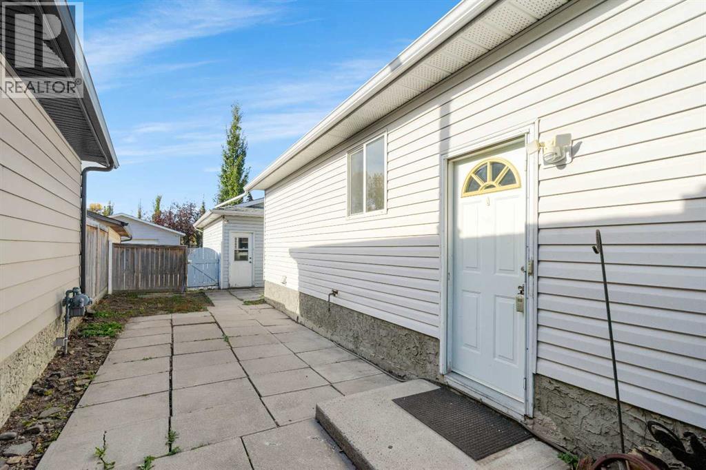 921 Erin Woods Drive Se, Calgary, Alberta  T2B 2X1 - Photo 27 - A2350628