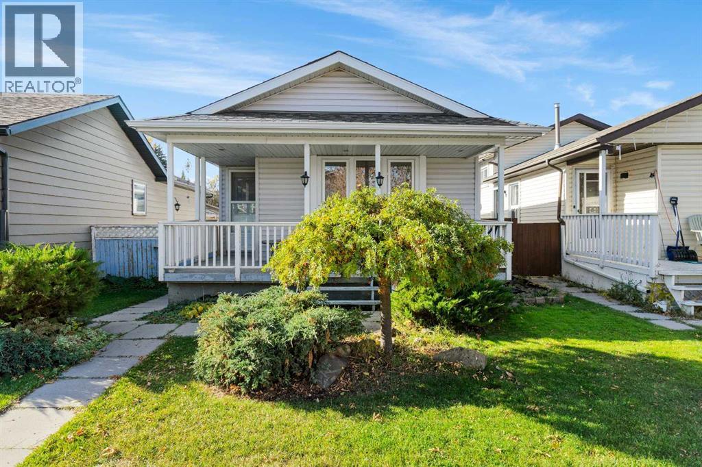 921 Erin Woods Drive Se, Calgary, Alberta  T2B 2X1 - Photo 3 - A2350628