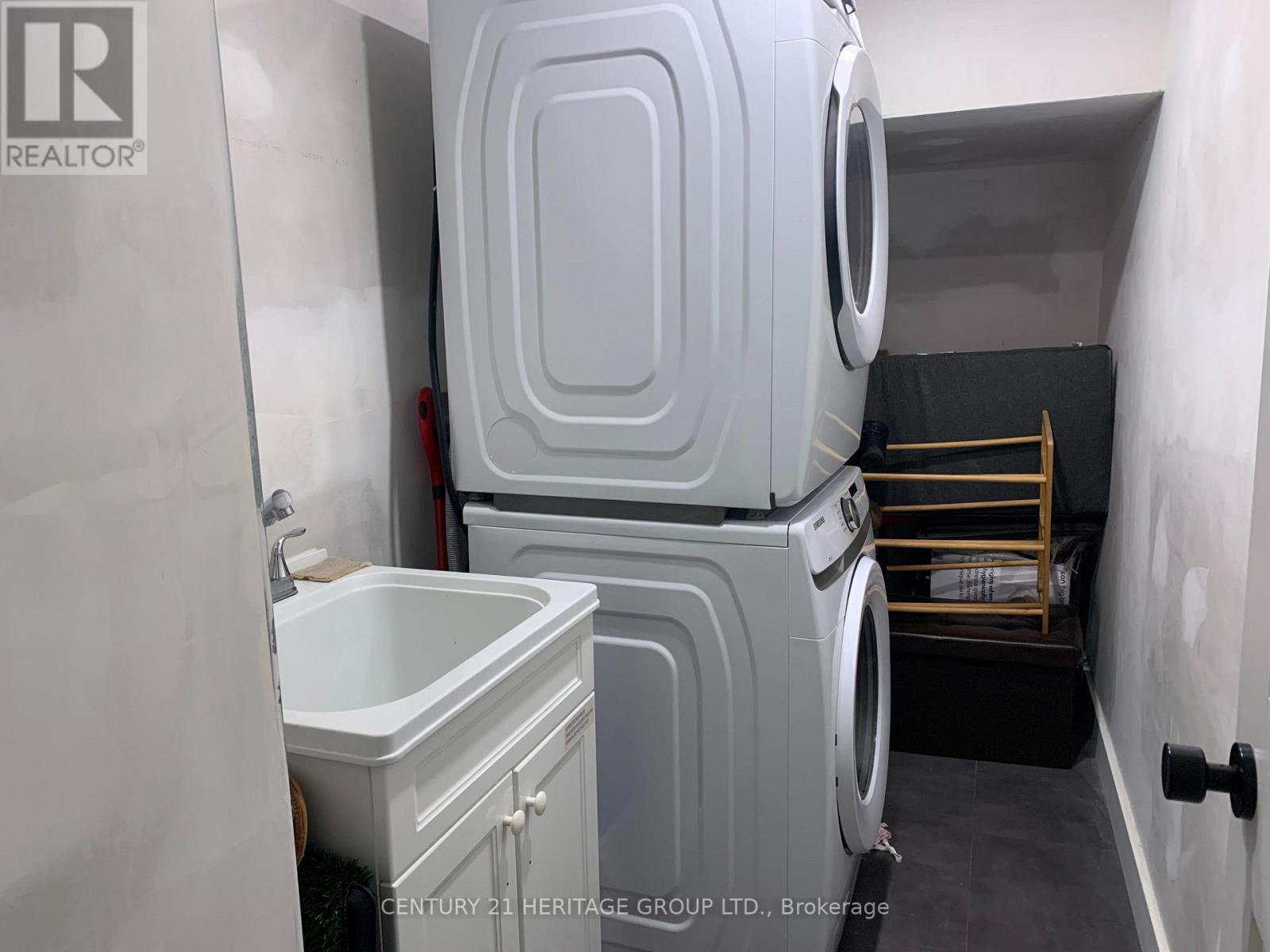 Walk-Out Basement - 337 Carruthers Avenue, Newmarket, Ontario  L3X 2B7 - Photo 17 - N13885686