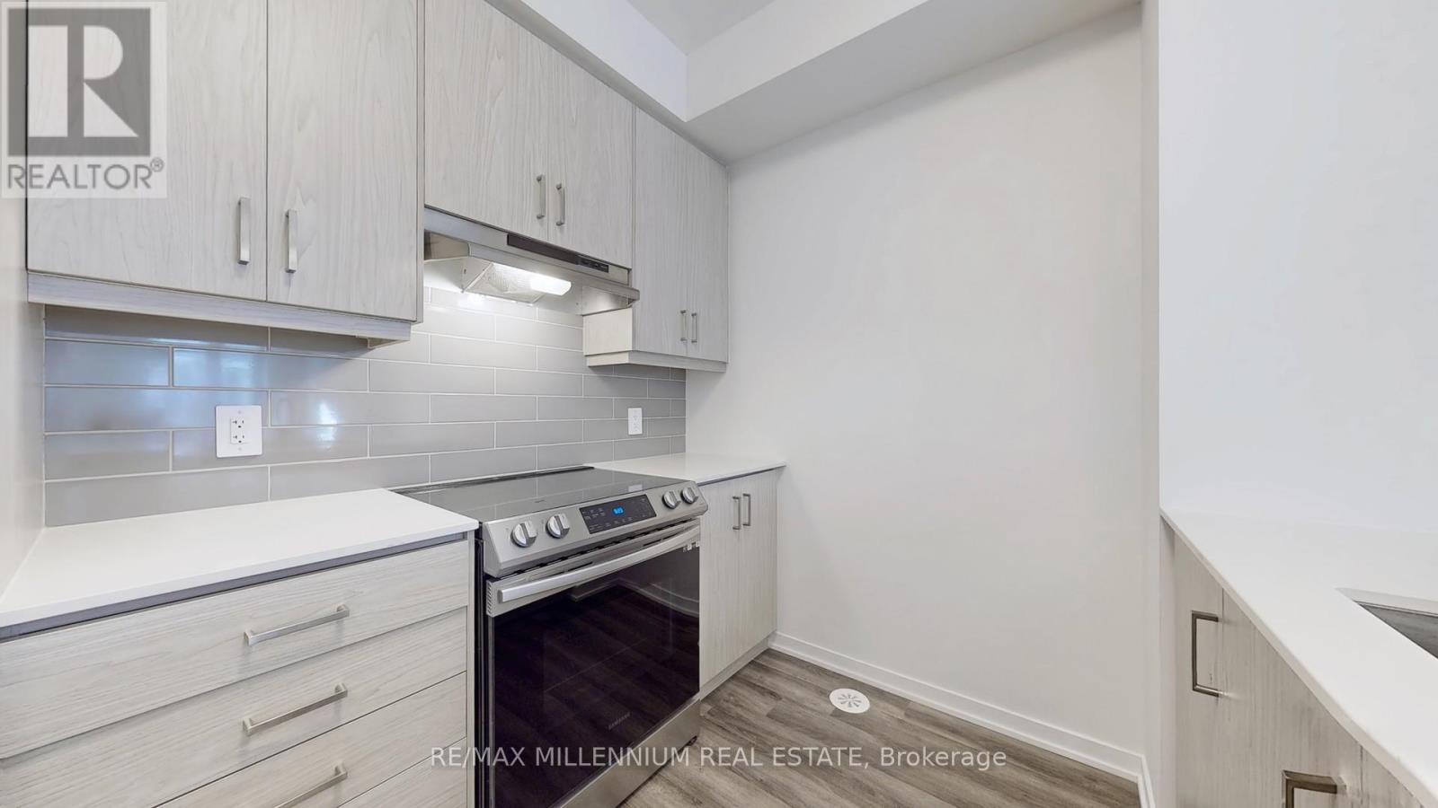 64 - 31 Honeycrisp Crescent, Vaughan, Ontario  L4K 0N6 - Photo 14 - N13885696