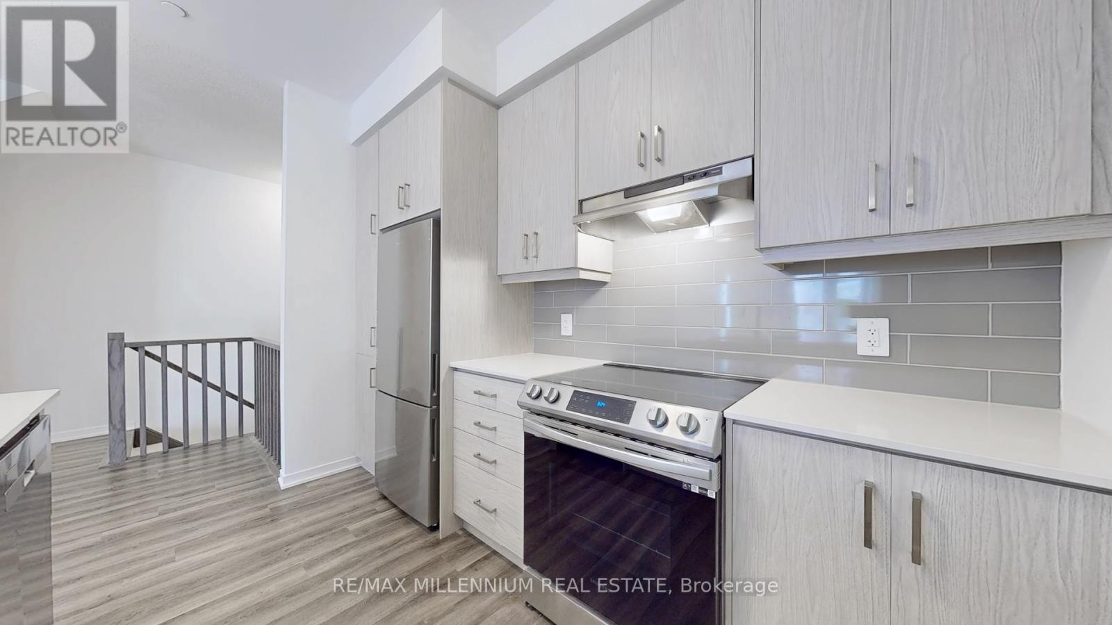 64 - 31 Honeycrisp Crescent, Vaughan, Ontario  L4K 0N6 - Photo 15 - N13885696