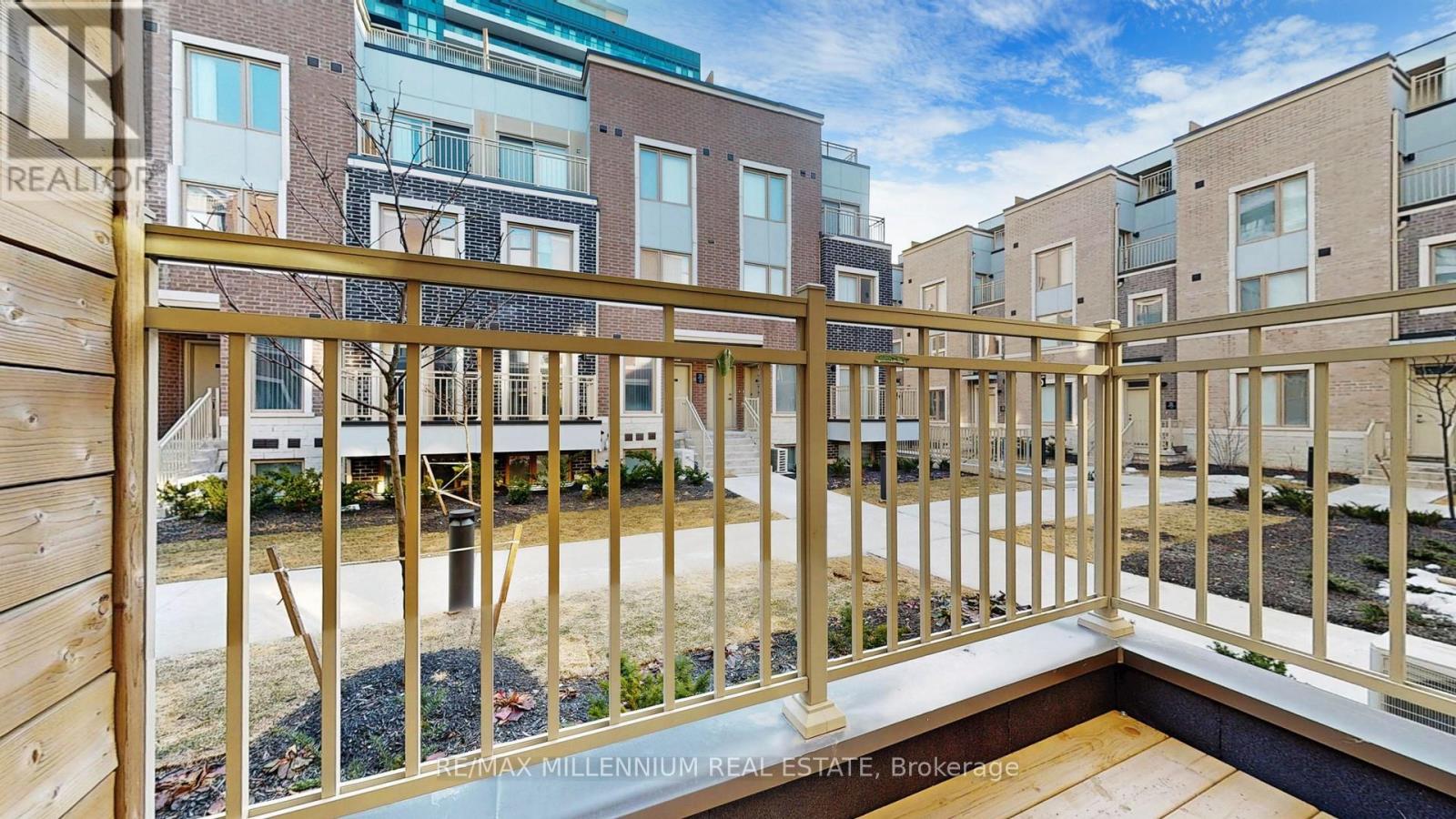 64 - 31 Honeycrisp Crescent, Vaughan, Ontario  L4K 0N6 - Photo 33 - N13885696