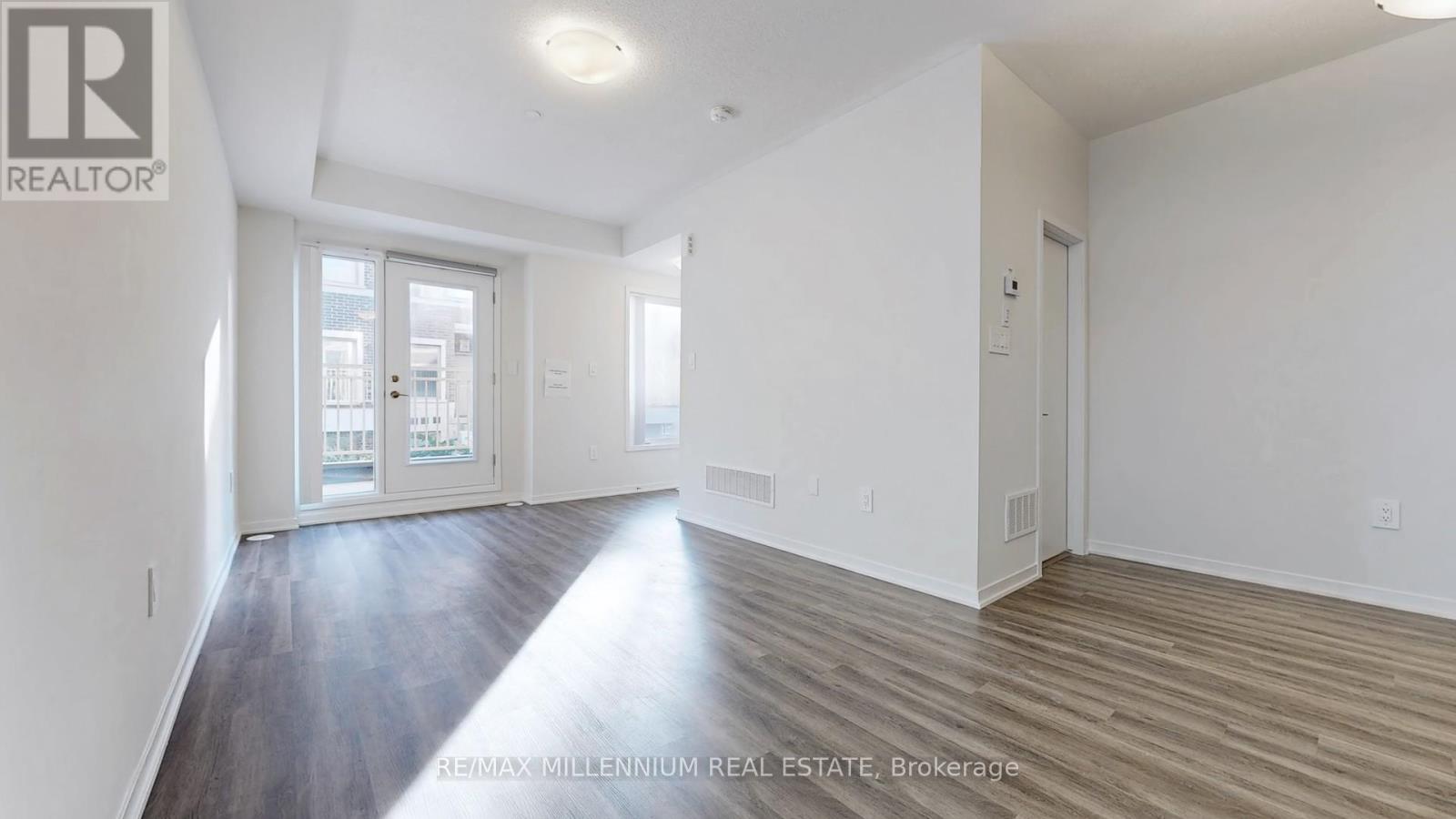 64 - 31 Honeycrisp Crescent, Vaughan, Ontario  L4K 0N6 - Photo 7 - N13885696