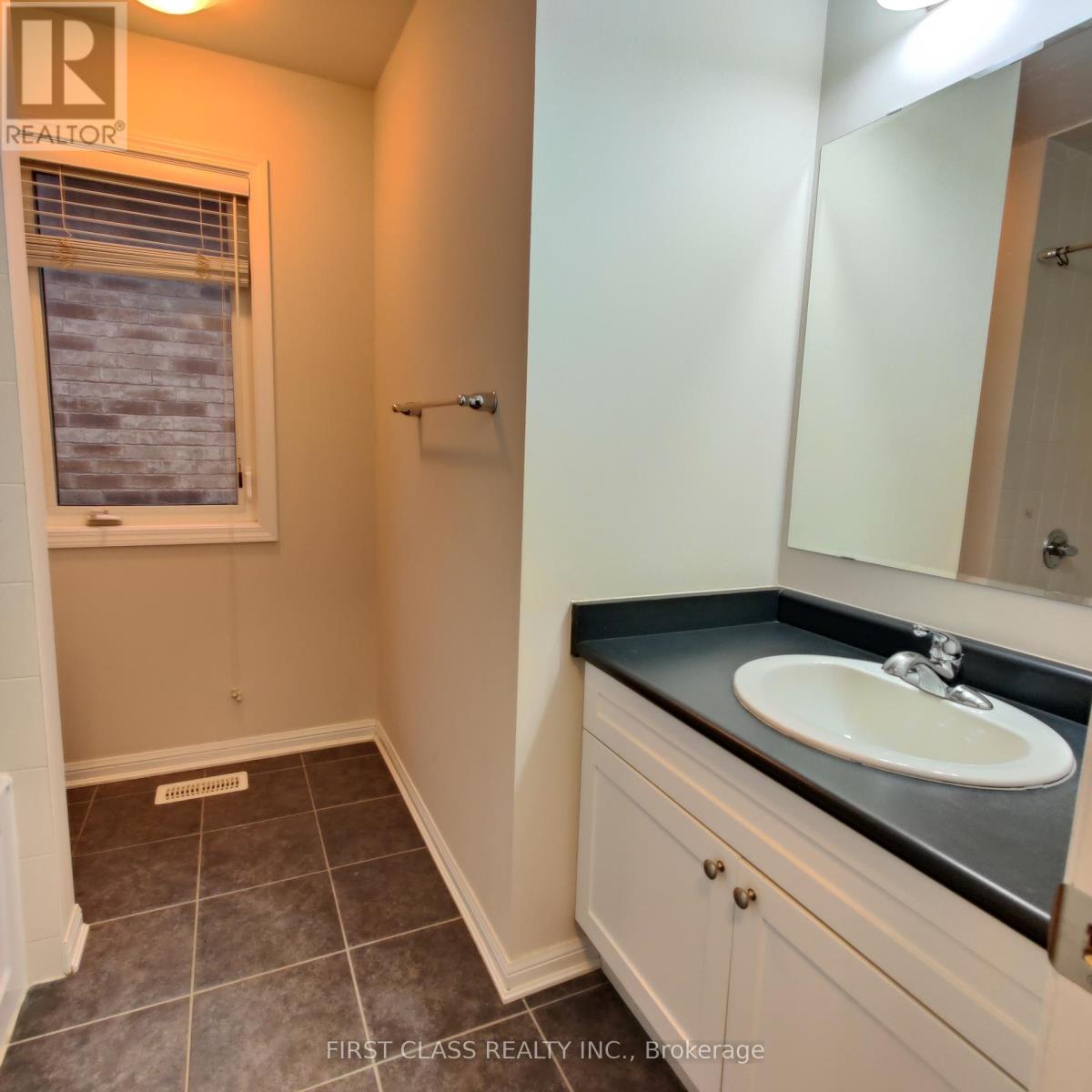 917 Farmstead Drive, Milton (Wi Willmott), Ontario  L9T 8J5 - Photo 4 - W13885688