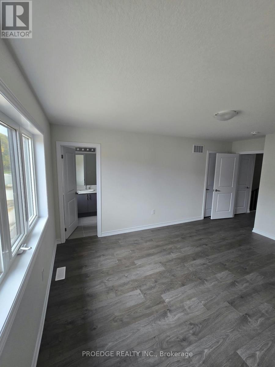 138 Periwinkle Crescent, Woodstock (Woodstock - North), Ontario  N4S 7W2 - Photo 11 - X13885694