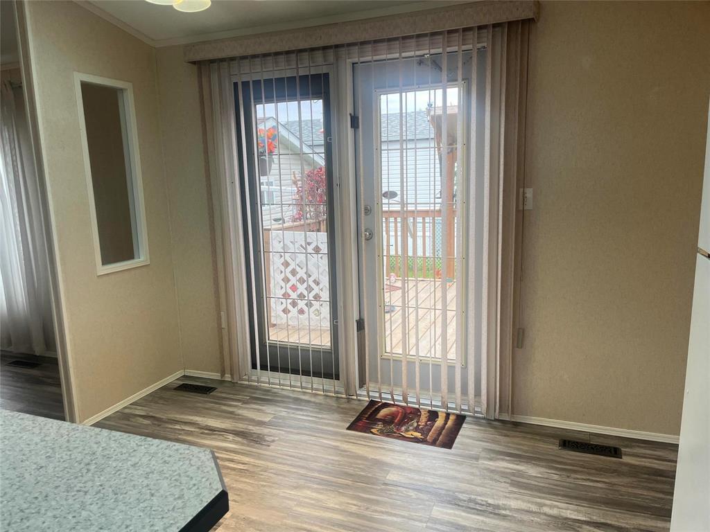 14 Goldfinch Crescent, Brandon, Manitoba  R7C 1B2 - Photo 6 - 202618567
