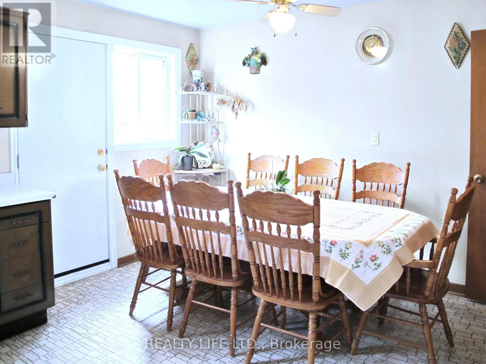 61 Cameron Avenue, Toronto, Ontario  M6M 1R1 - Photo 13 - W13442608