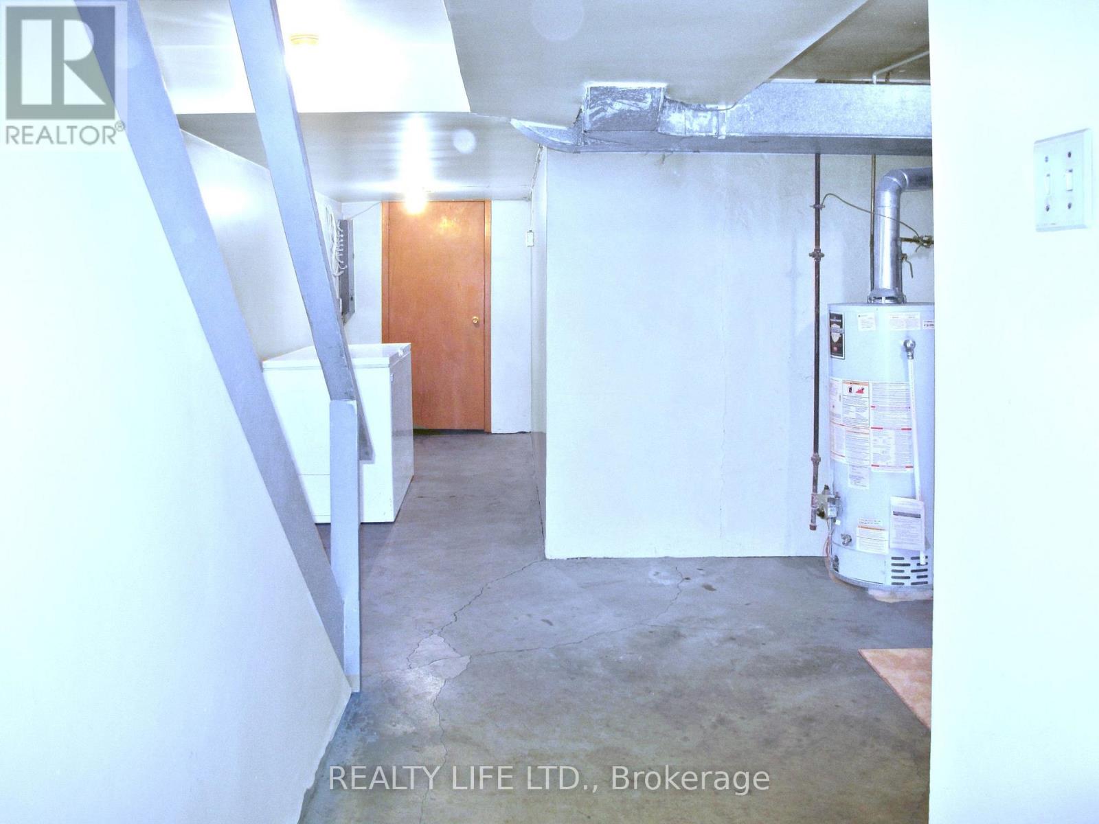 61 Cameron Avenue, Toronto, Ontario  M6M 1R1 - Photo 24 - W13442608