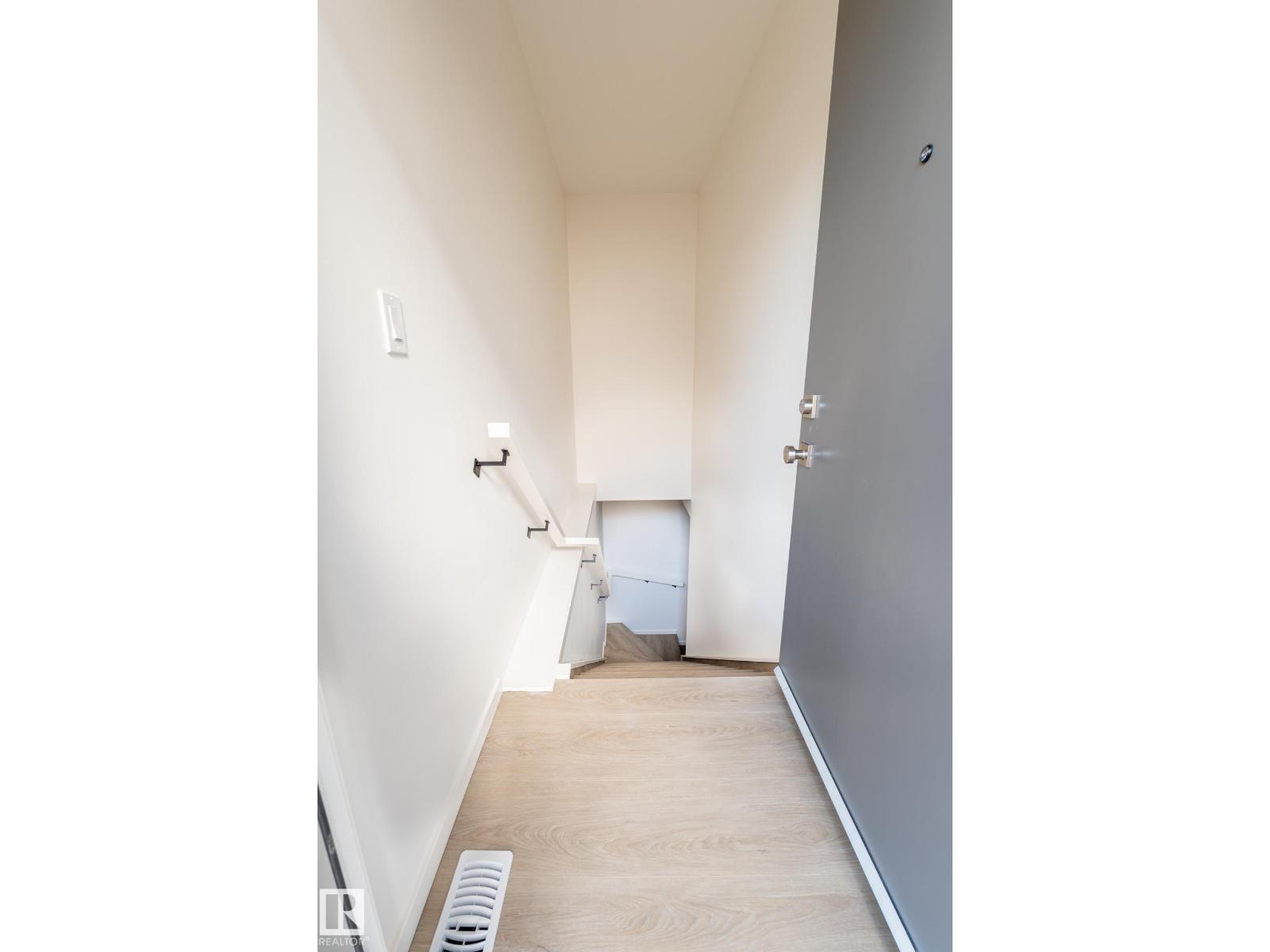 7694 174A AV NW