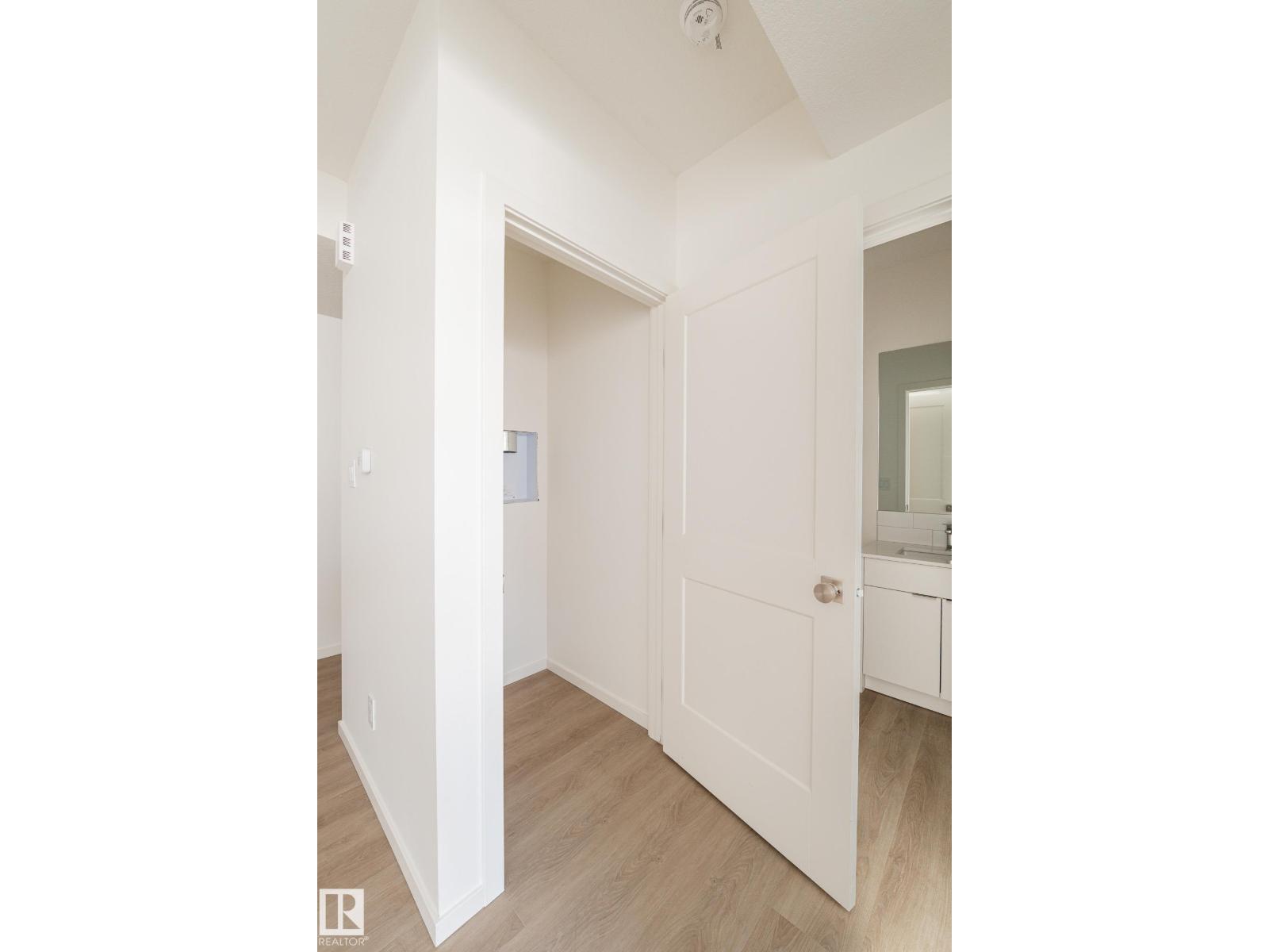 7694 174A AV NW