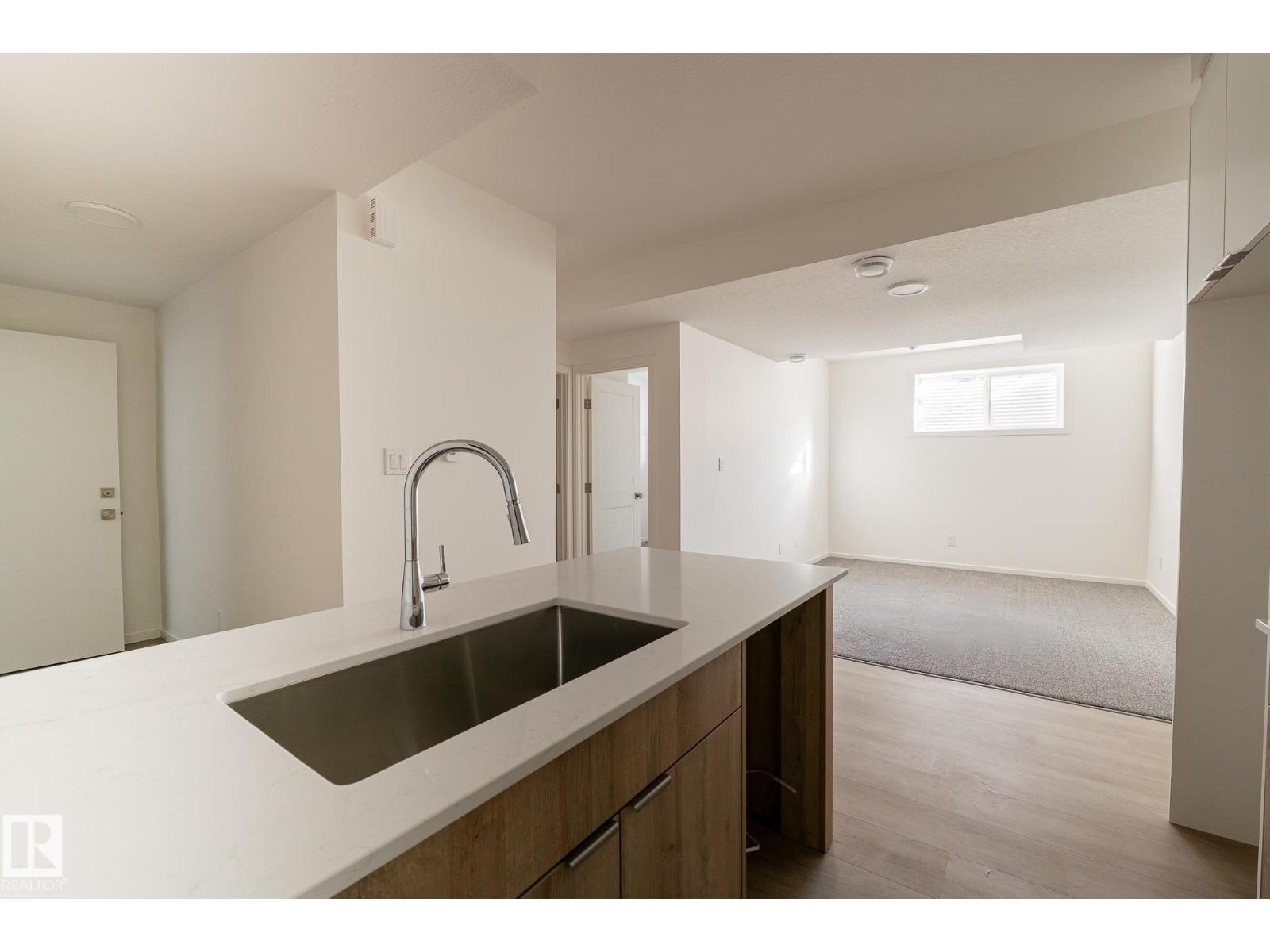 7694 174A AV NW