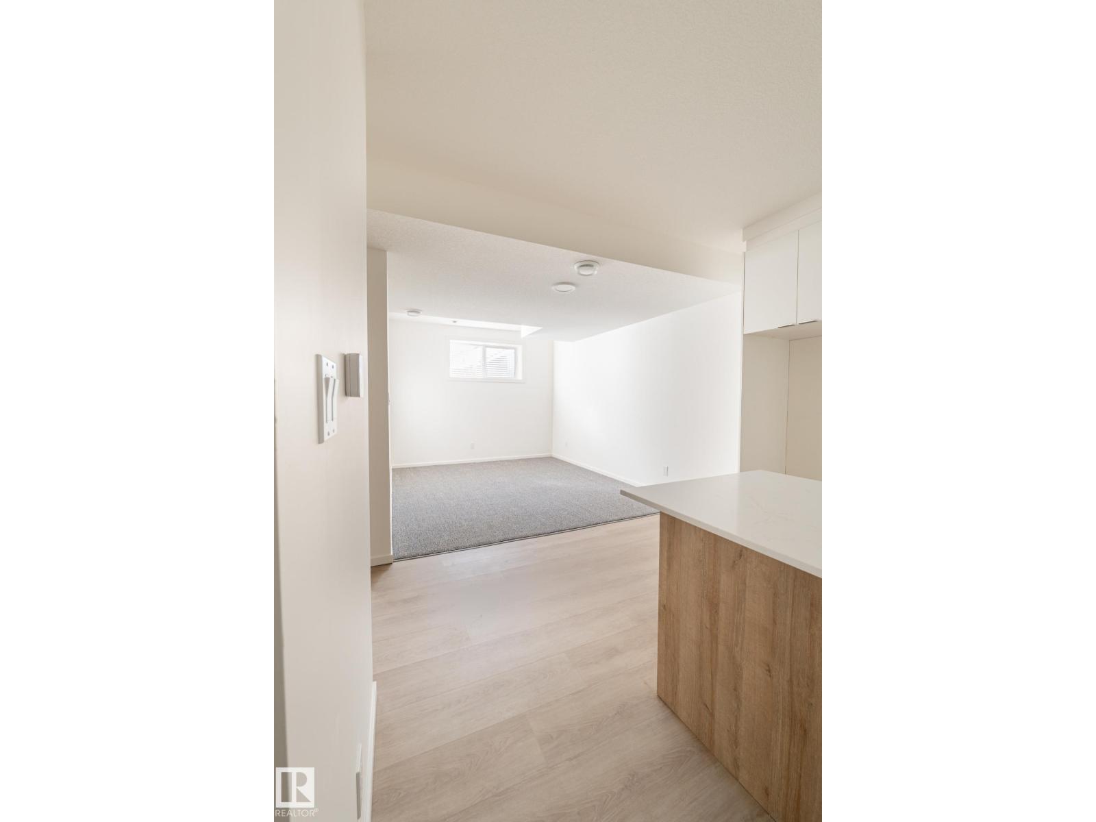 7694 174A AV NW