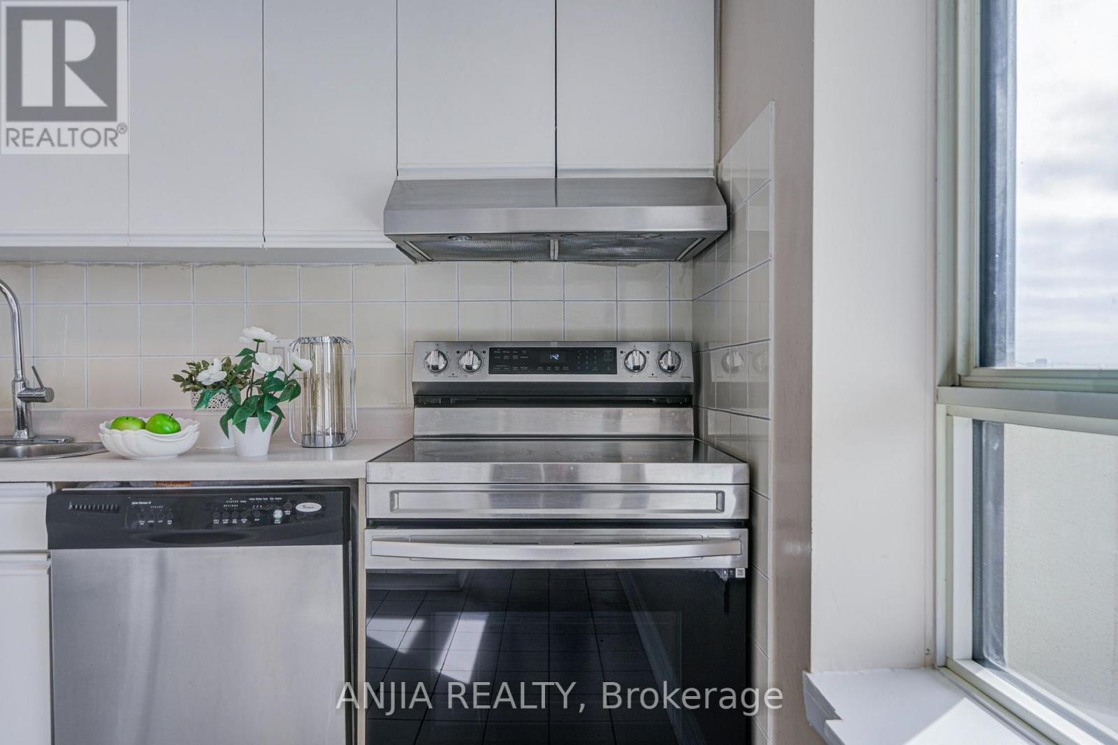 1107 - 275 Bamburgh Circle, Toronto, Ontario  M1W 3X4 - Photo 23 - E13874802