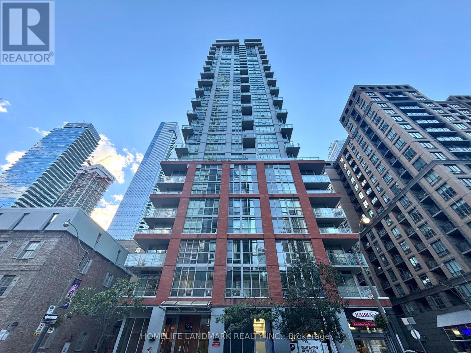 3306 - 126 SIMCOE STREET, Toronto, Ontario