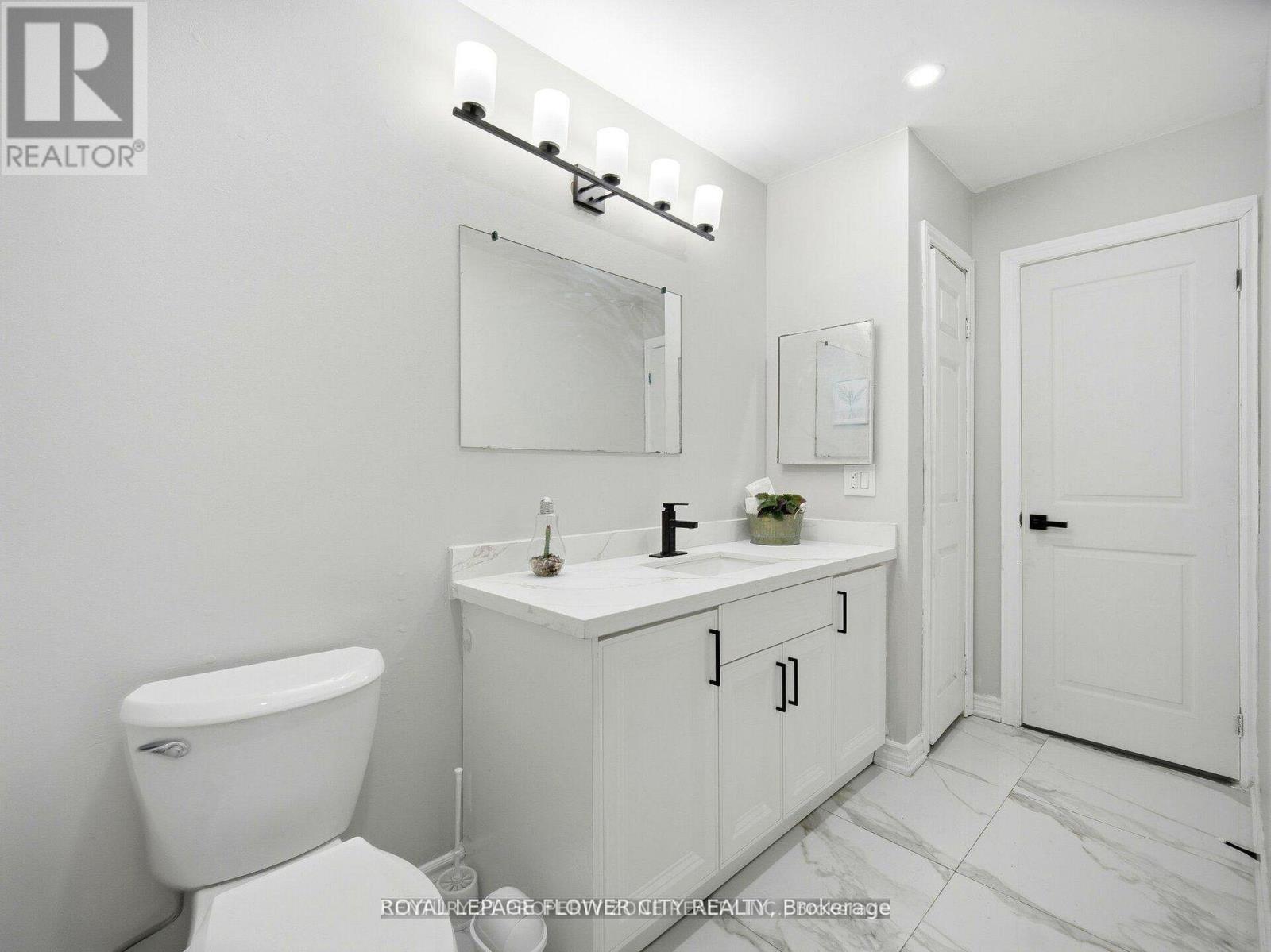25 Abell Drive, Brampton, Ontario  L6V 2W1 - Photo 6 - W13883306