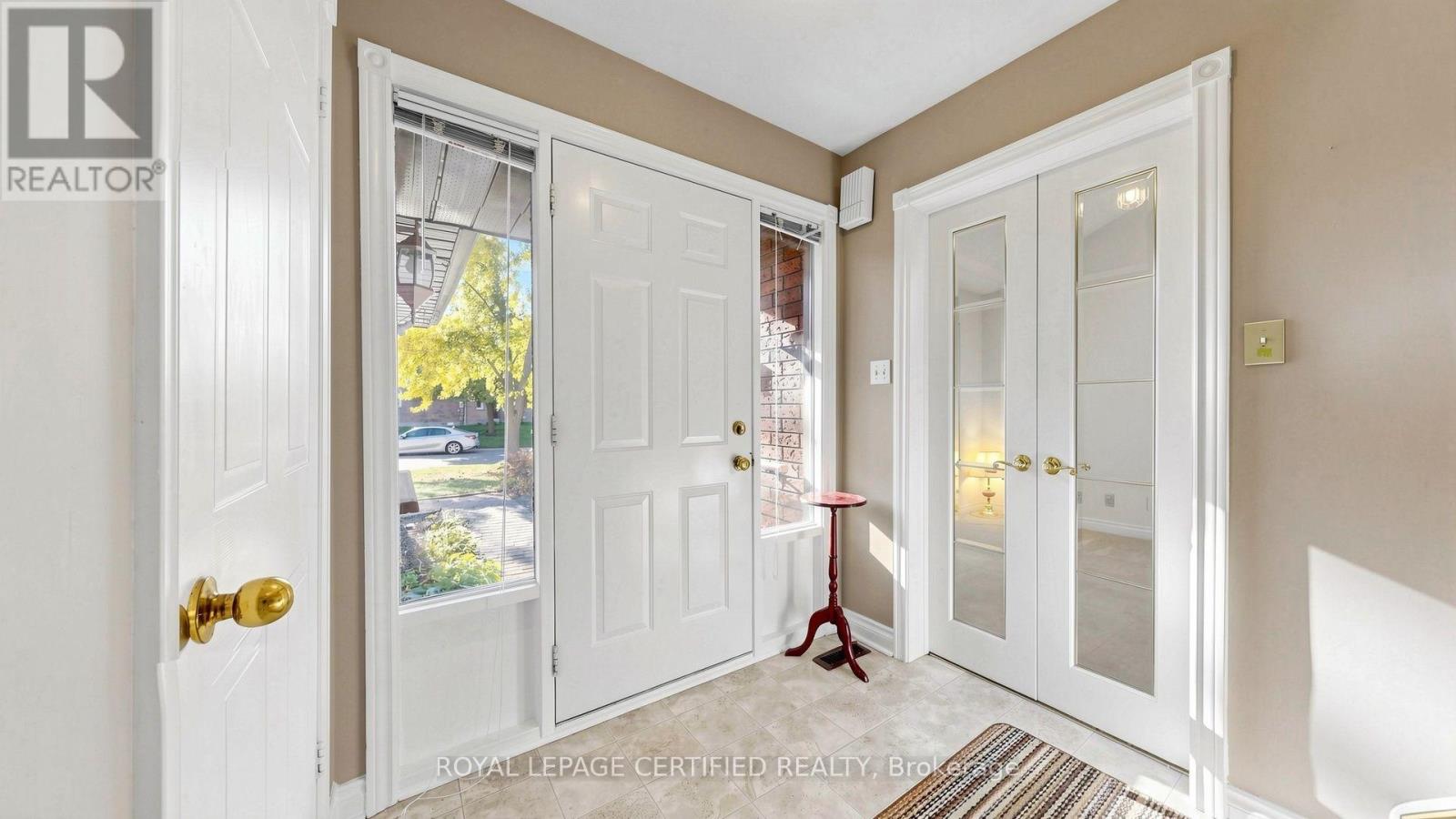 2 Gres Court, Bradford West Gwillimbury, Ontario  L3Z 2S4 - Photo 6 - N13885756