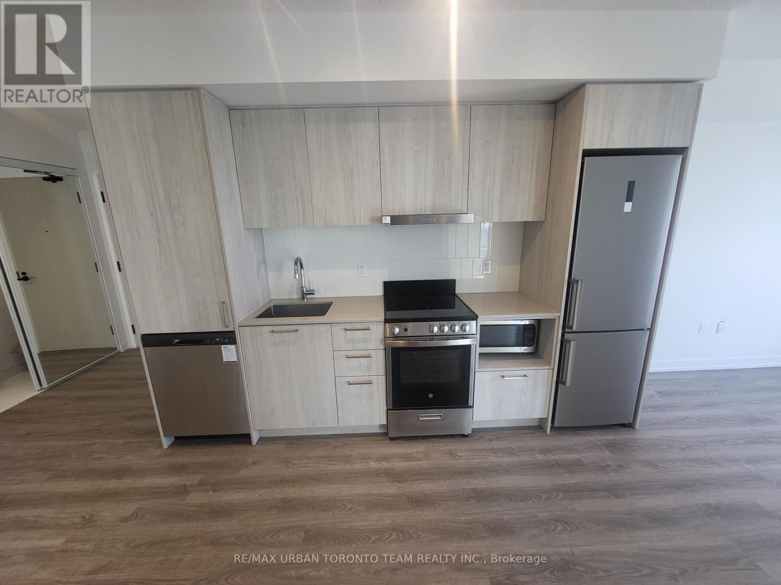 2306 - 195 Commerce Street, Vaughan, Ontario  L4K 0P9 - Photo 2 - N13885772