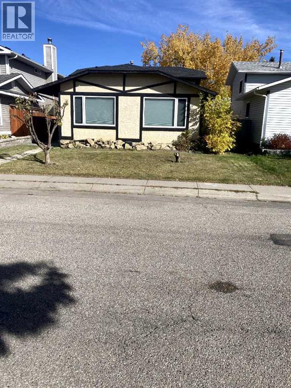 211 Shawcliffe Circle Sw, Calgary, Alberta  T2Y 1E8 - Photo 2 - A2350406