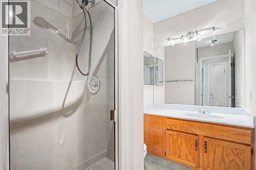 164 Strathaven Circle SW, Calgary, Alberta  T3H 2N5 - Photo 21 - A2351538