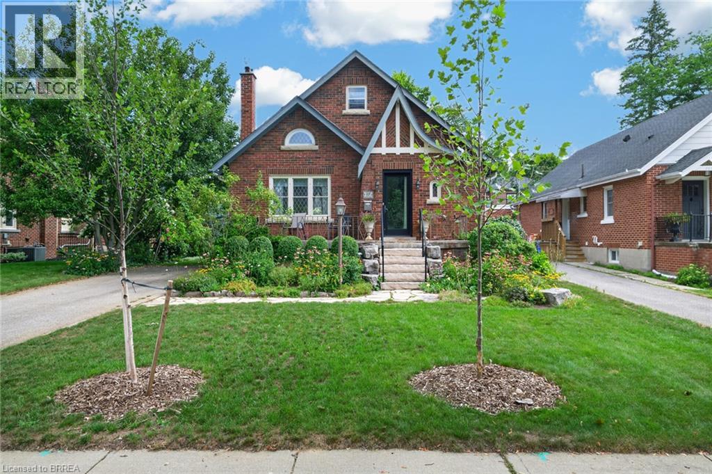 17 LINCOLN Avenue, Brantford, Ontario
