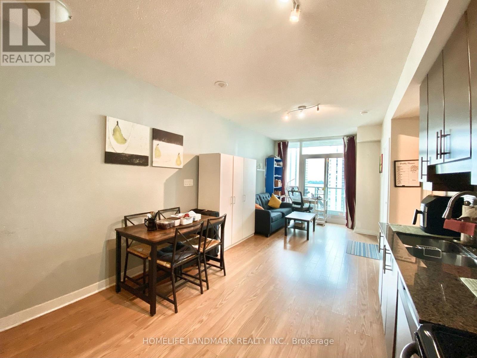1911 - 33 Bay Street, Toronto, Ontario M5J 2Z3 - Photo 2 - C13885818
