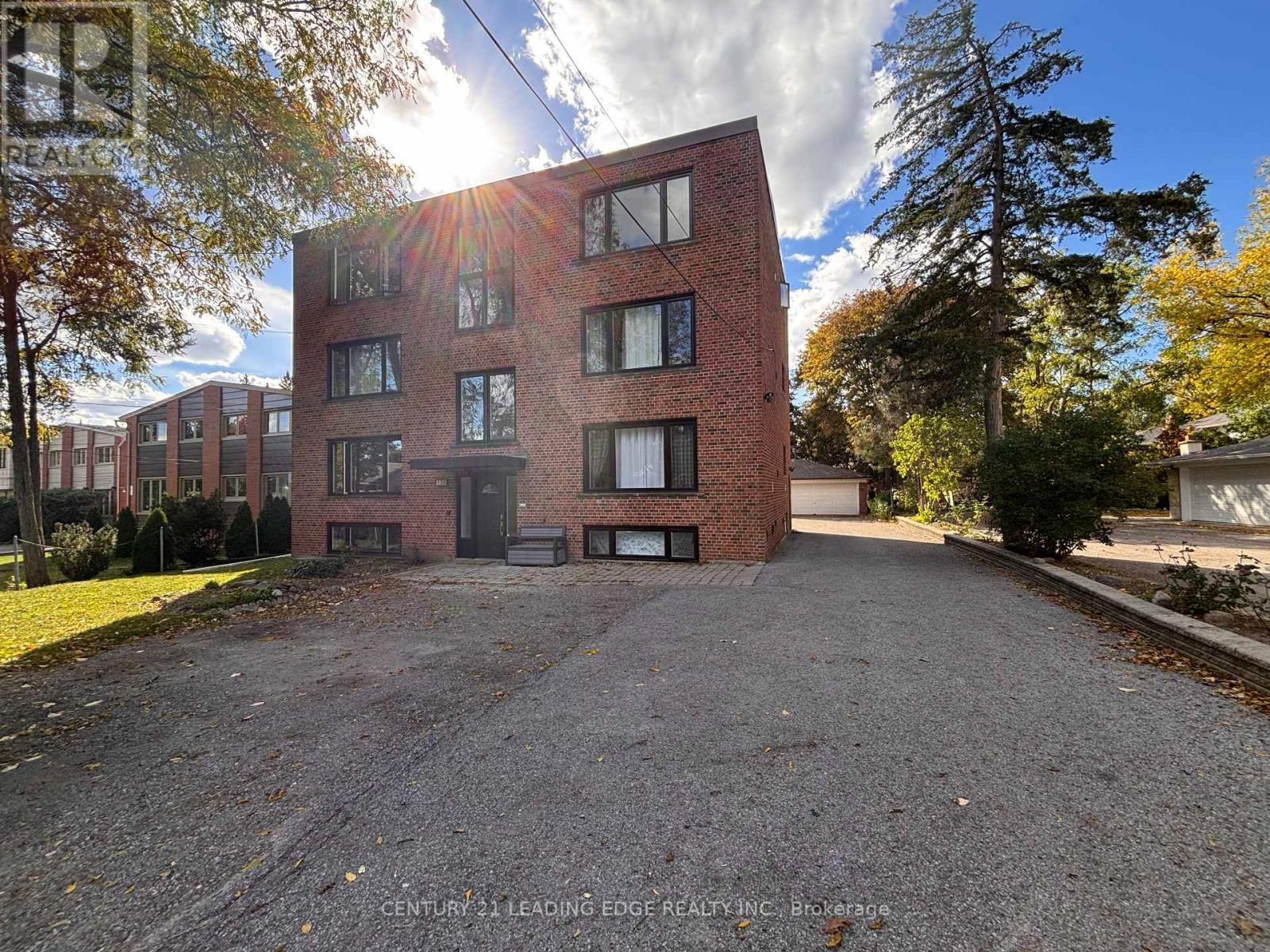 2 - 134 LUCAS STREET, Richmond Hill, Ontario