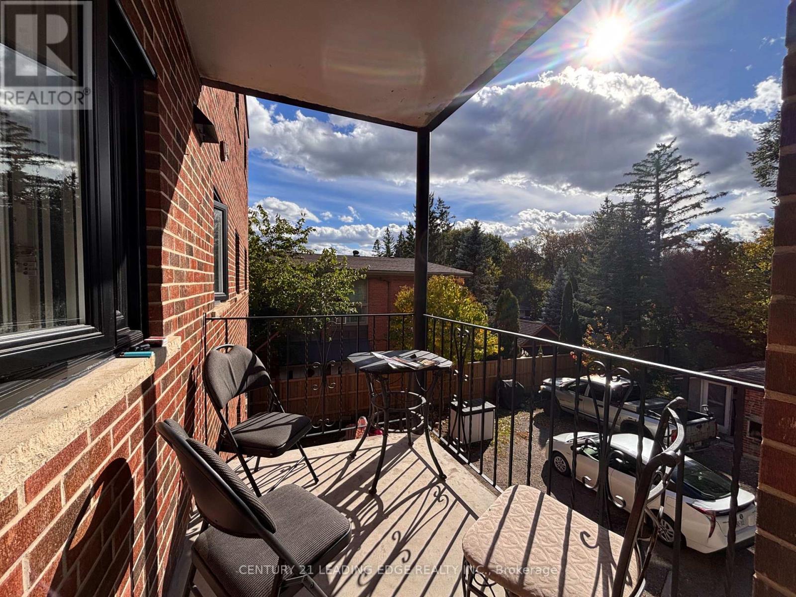 2 - 134 Lucas Street, Richmond Hill, Ontario  L4C 4P5 - Photo 12 - N13885800
