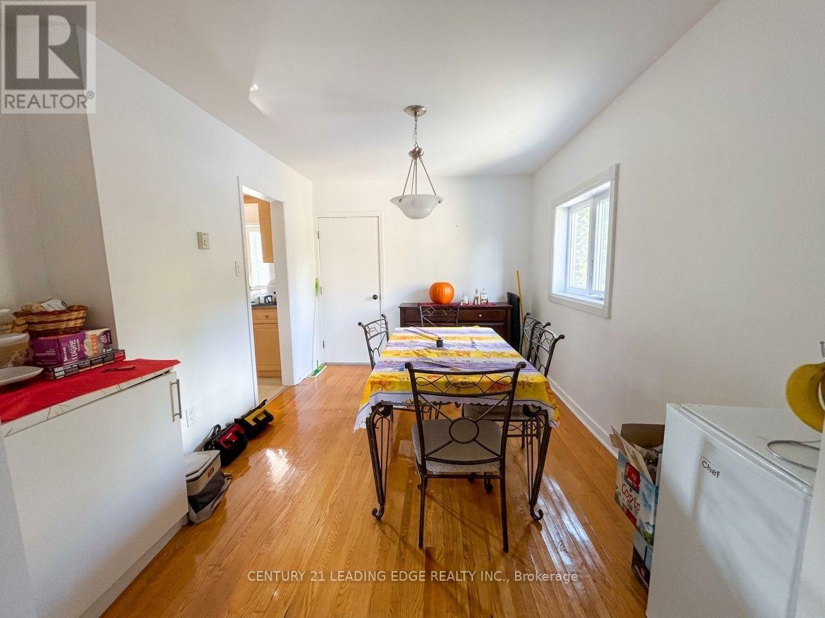 2 - 134 Lucas Street, Richmond Hill, Ontario  L4C 4P5 - Photo 5 - N13885800