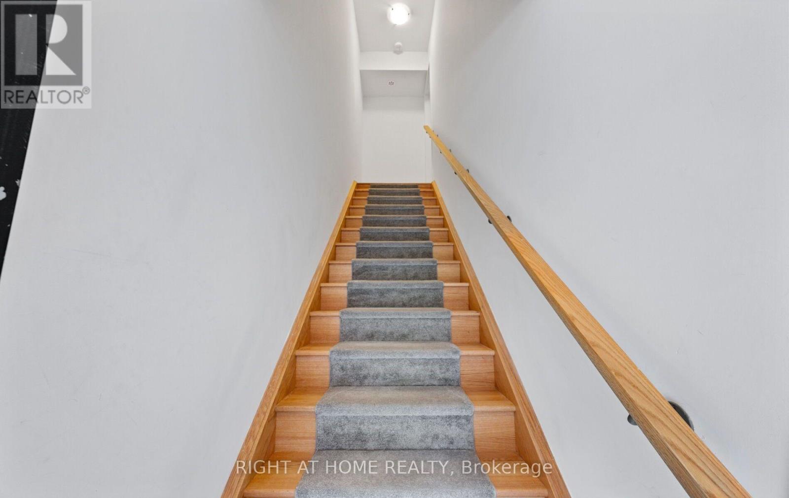 13 Magnolia Lane, Barrie, Ontario L9J 0N9 - Photo 2 - S13885804