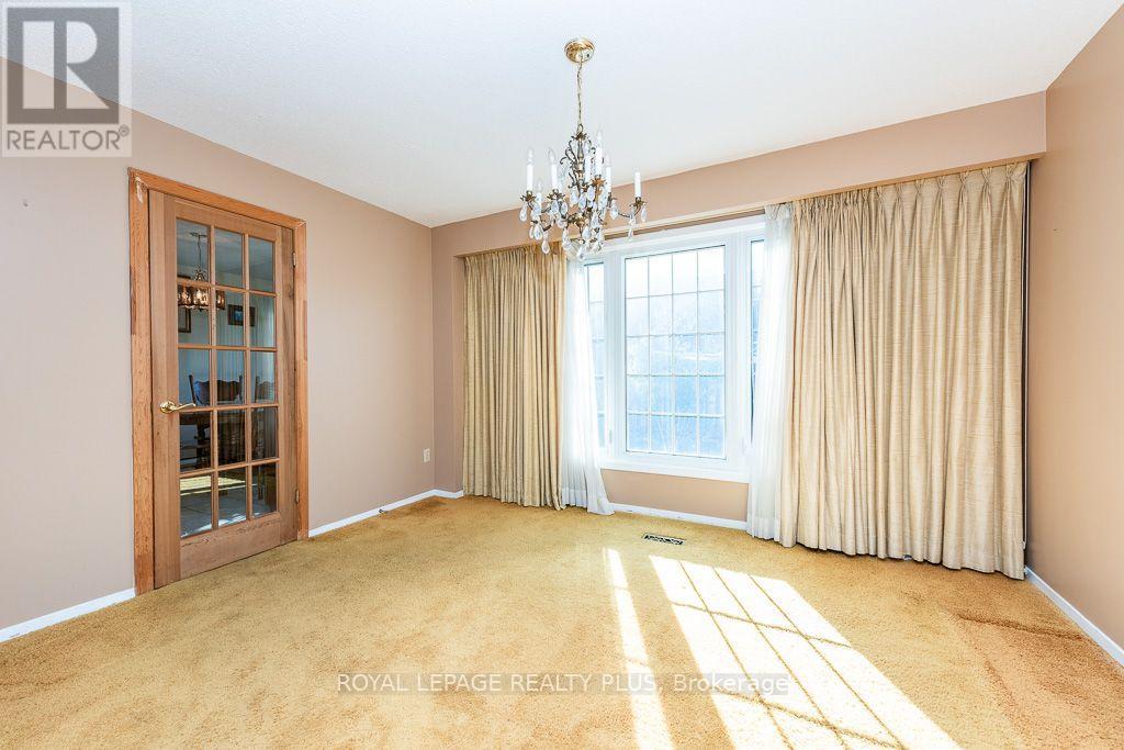 19 Macdougall Drive, Brampton, Ontario  L6S 3P4 - Photo 8 - W13885782