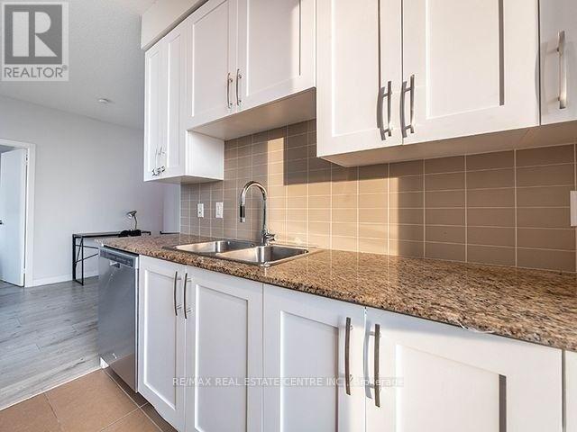 2807 - 4070 Confederation Parkway, Mississauga, Ontario  L5B 0E9 - Photo 7 - W13885798