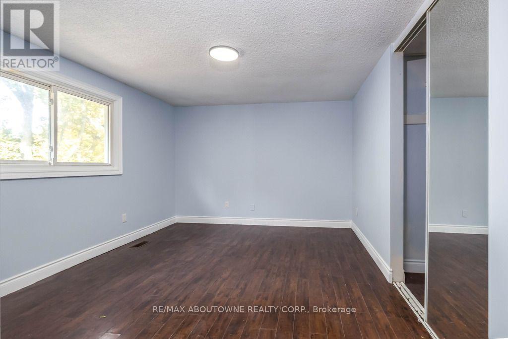 4 Glamis Court, Hamilton, Ontario  L9C 6B3 - Photo 37 - X13885824