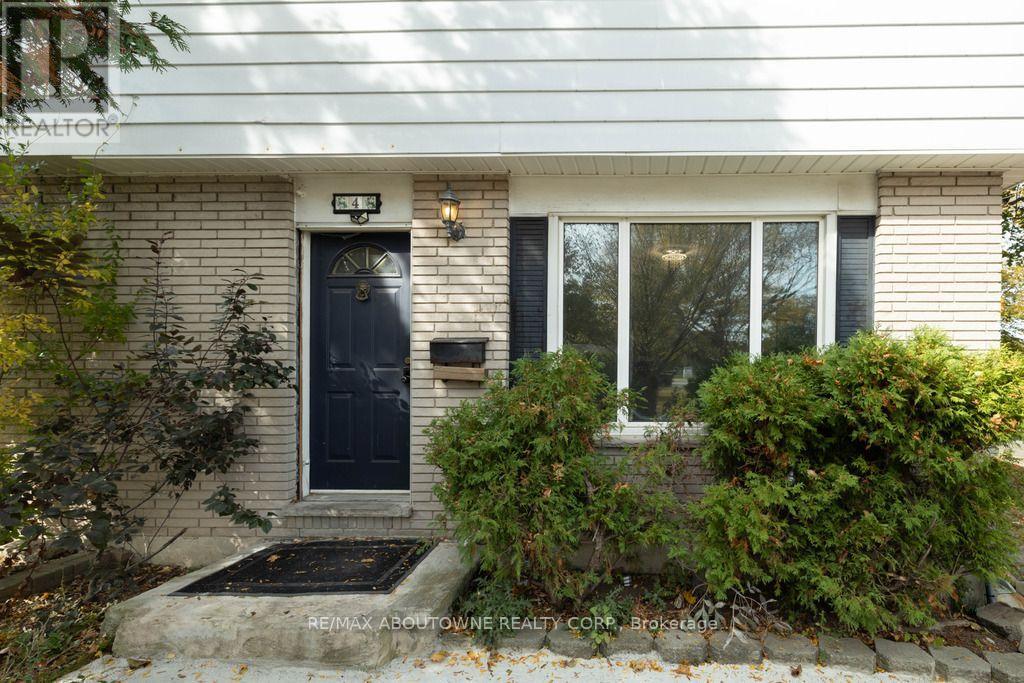 4 Glamis Court, Hamilton, Ontario  L9C 6B3 - Photo 6 - X13885824