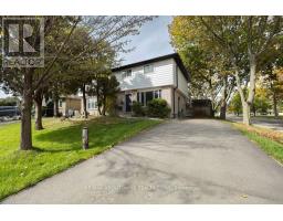 4 GLAMIS COURT, Hamilton, Ontario