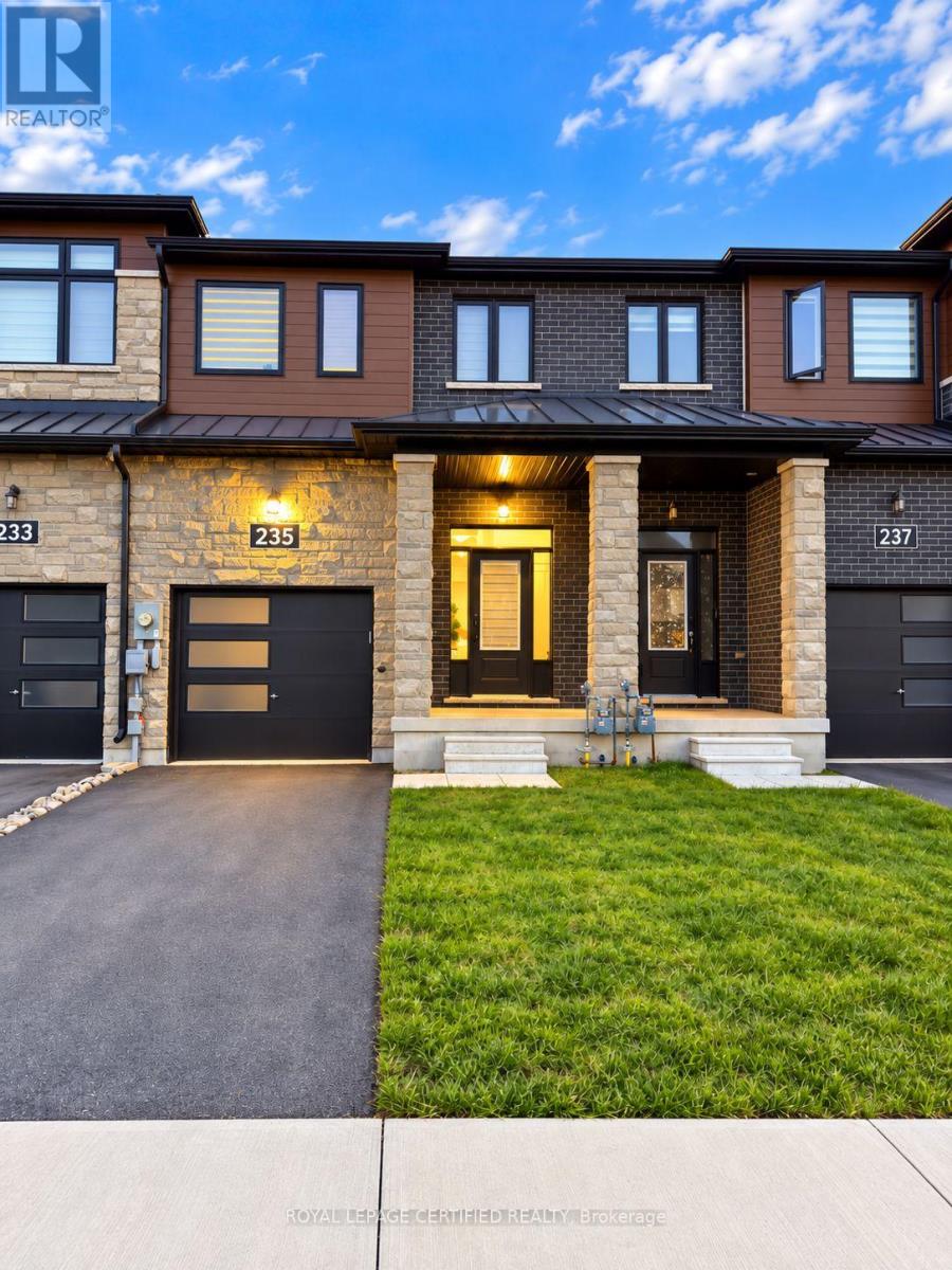 235 LORMONT BOULEVARD, Hamilton, Ontario