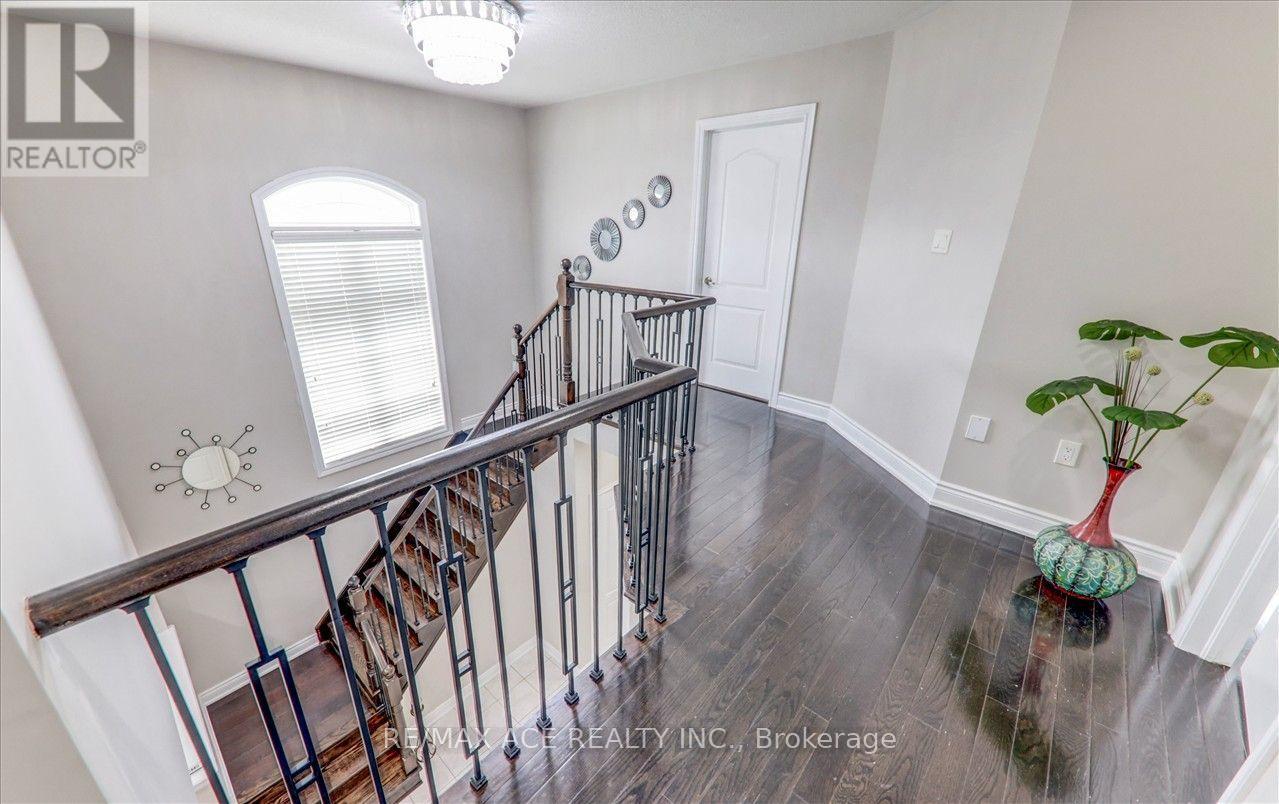 168 Rutherford Road, Bradford West Gwillimbury, Ontario  L3Z 0B4 - Photo 10 - N13874316