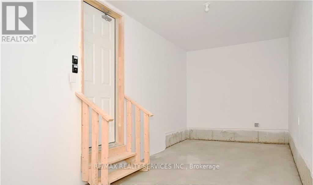 1267 Upper Thames Drive, Woodstock, Ontario  N4T 0M9 - Photo 3 - X13885842