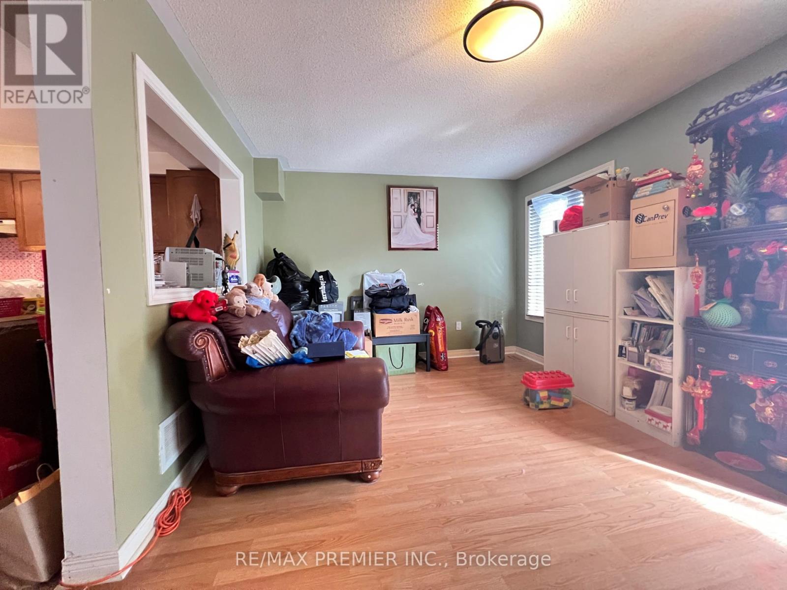 371 Krotone Crescent, Mississauga, Ontario  L5W 1T7 - Photo 3 - W13867016