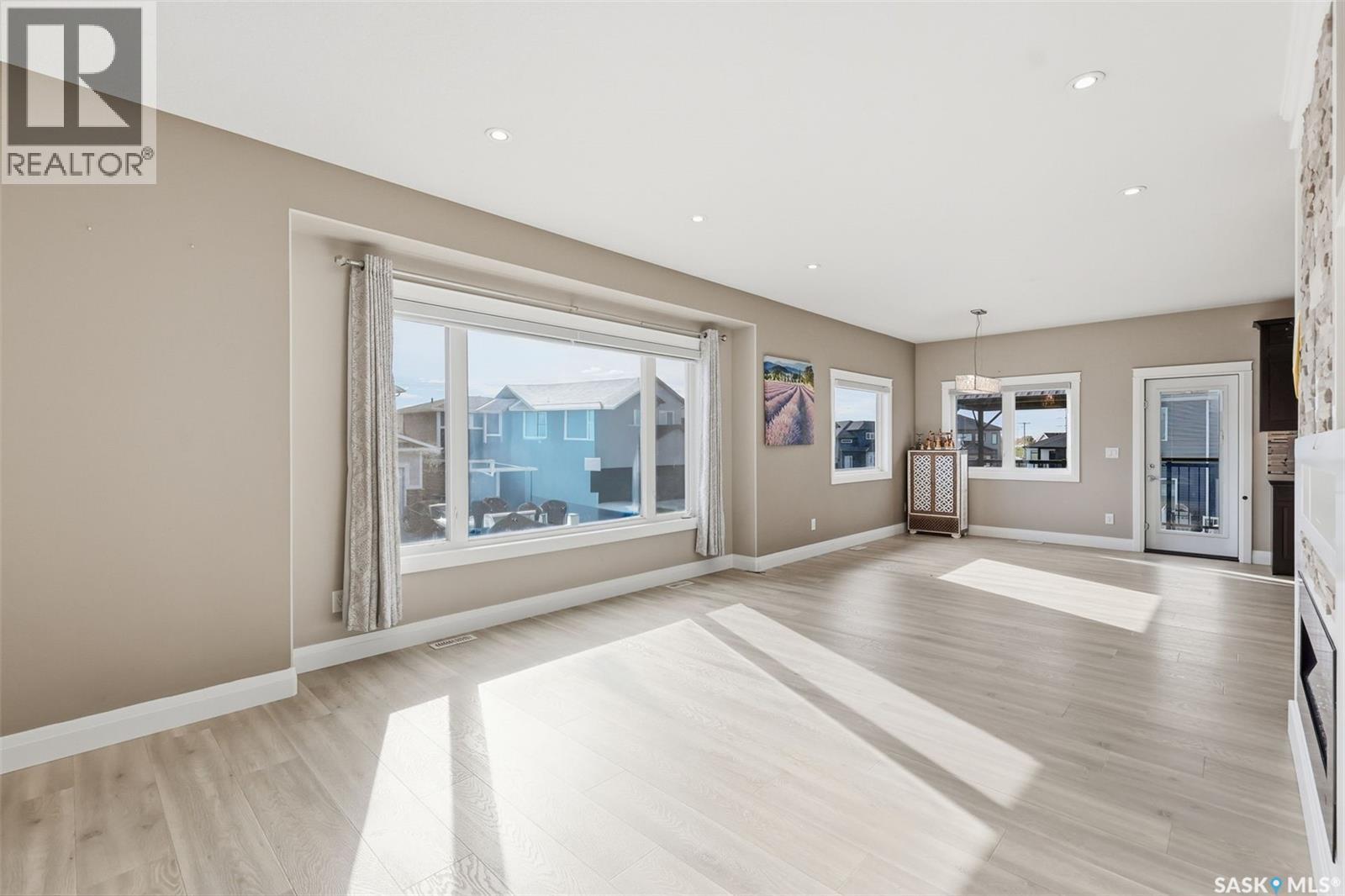 203 Burgess Bay, Saskatoon, Saskatchewan  S7V 0S3 - Photo 6 - SK050465