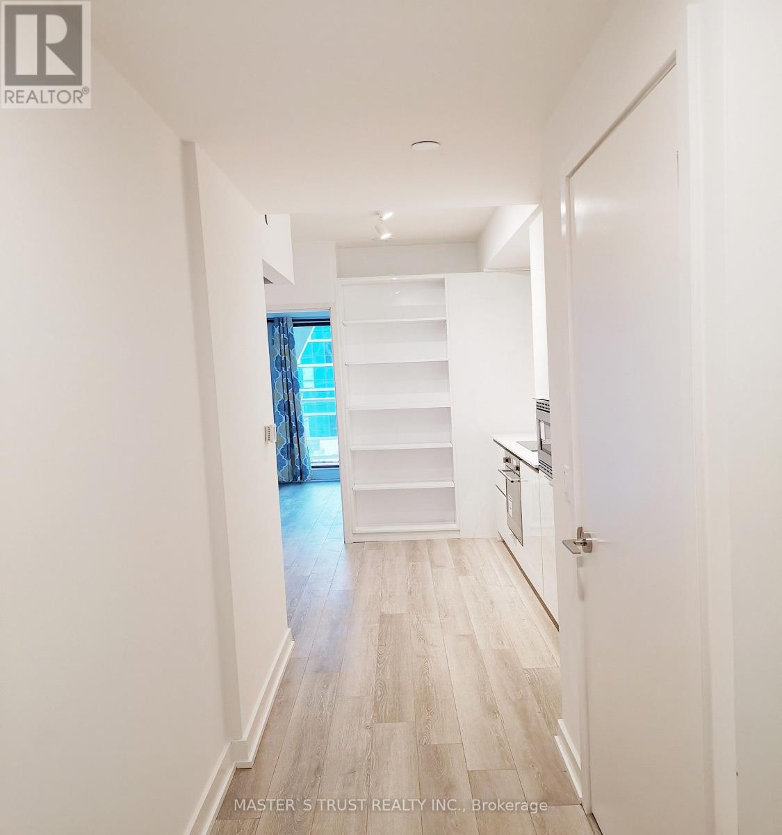 1916 - 230 Simcoe Street S, Toronto, Ontario  M5T 1T4 - Photo 2 - C13790930