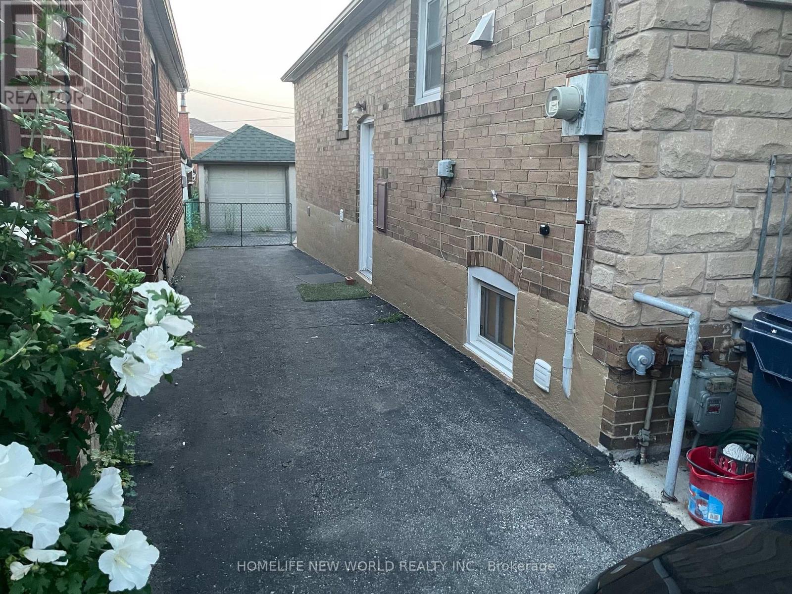 BSM - 354 KANE AVENUE, Toronto, Ontario