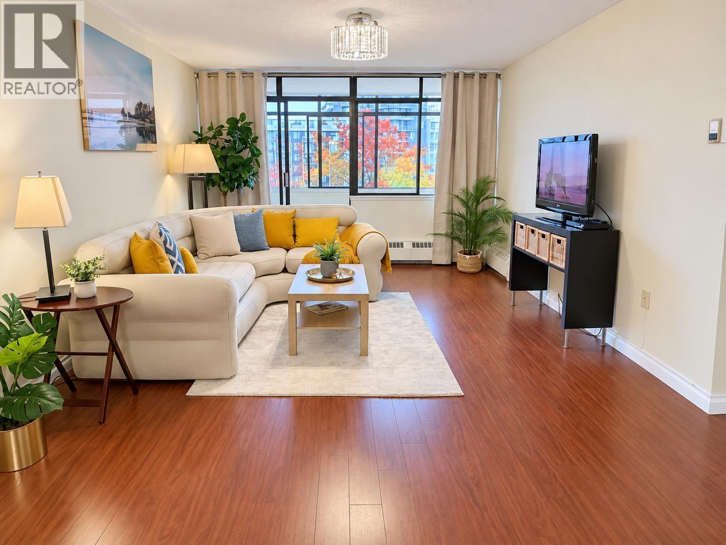 812 6611 MINORU BOULEVARD, Richmond, British Columbia
