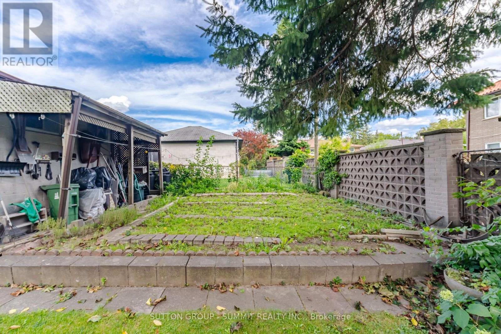 8 Woolton Crescent, Toronto, Ontario  M6M 4K9 - Photo 22 - W13885934