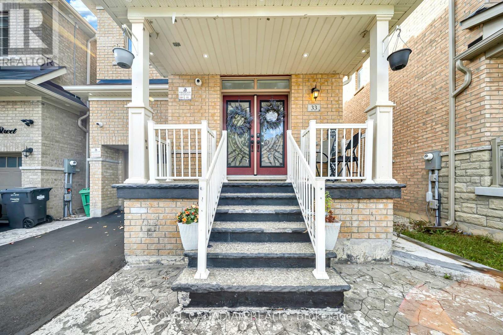 33 Bachelor Street, Brampton, Ontario  L7A 5B1 - Photo 6 - W13885938