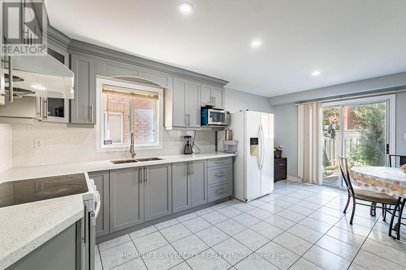 7 Shadyridge Road, Brampton, Ontario  L6P 1K3 - Photo 17 - W13885944