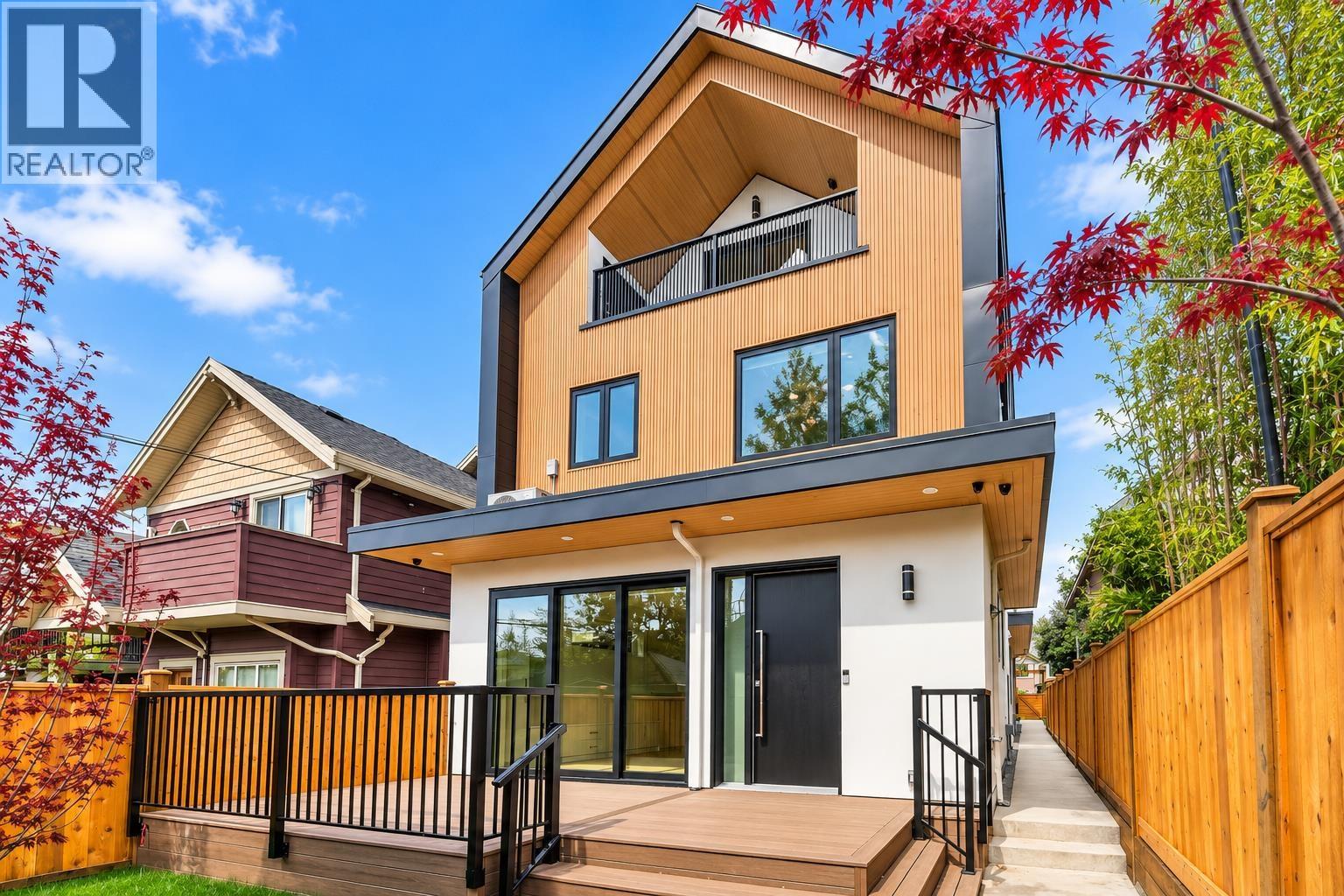 1 1582 E 2ND AVENUE, Vancouver, British Columbia