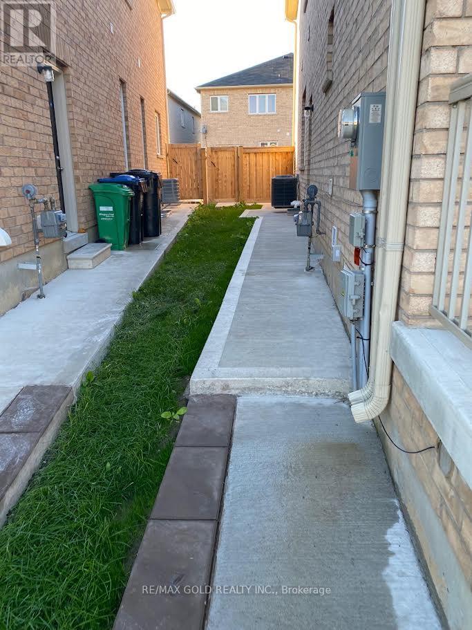 Bsmt - 91 Yardley Crescent, Brampton, Ontario  L6X 5L8 - Photo 5 - W13885994