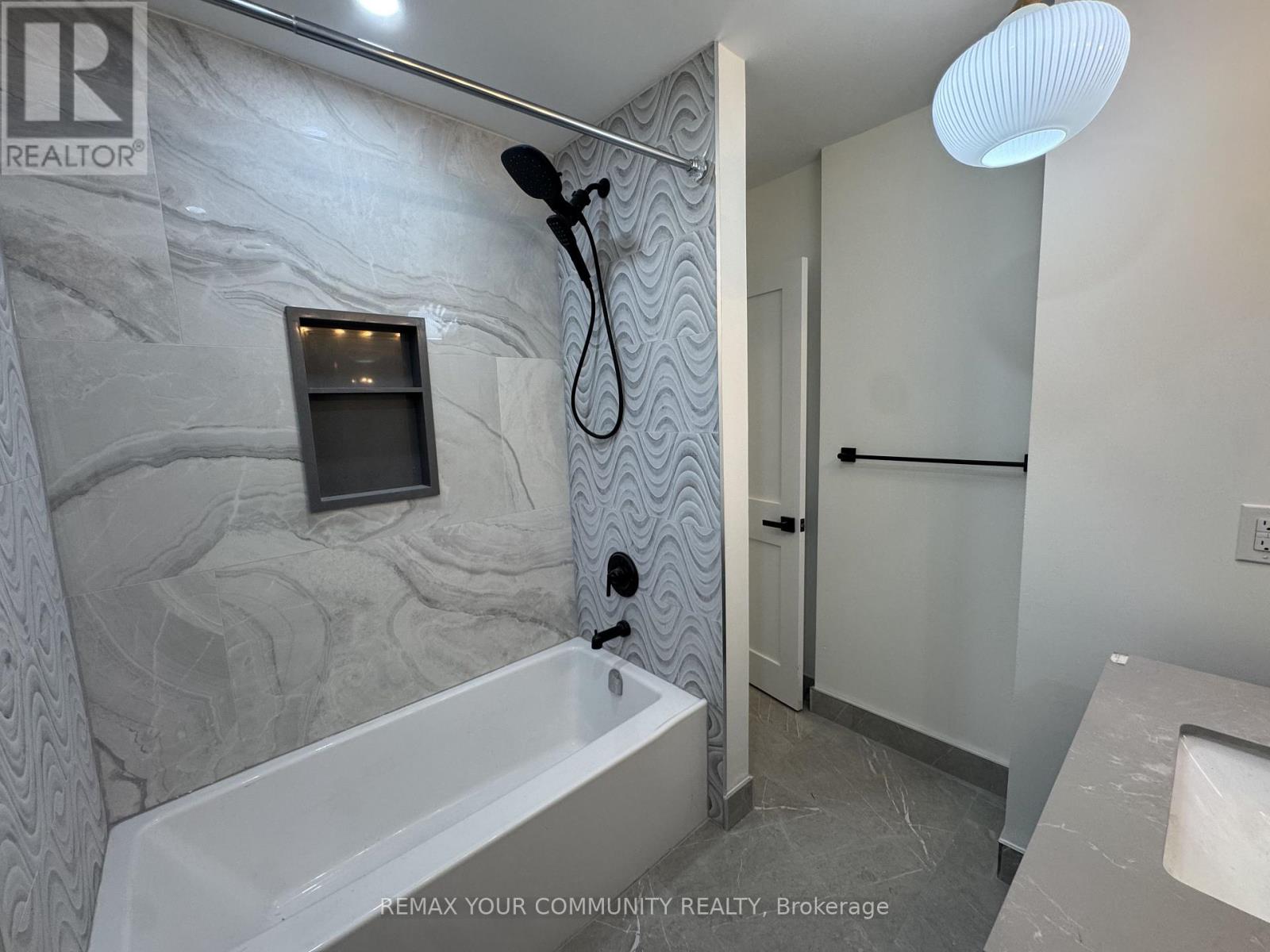 2063 Waters Edge Drive, Oakville, Ontario  L6L 1A3 - Photo 27 - W13622126