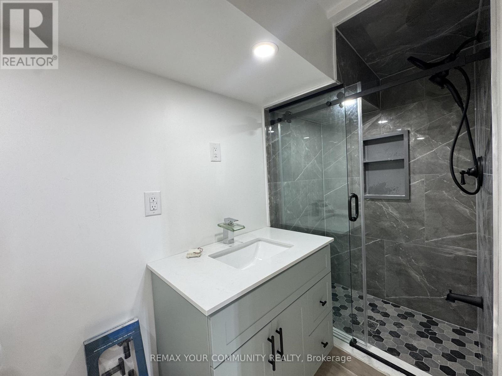 2063 Waters Edge Drive, Oakville, Ontario  L6L 1A3 - Photo 33 - W13622126