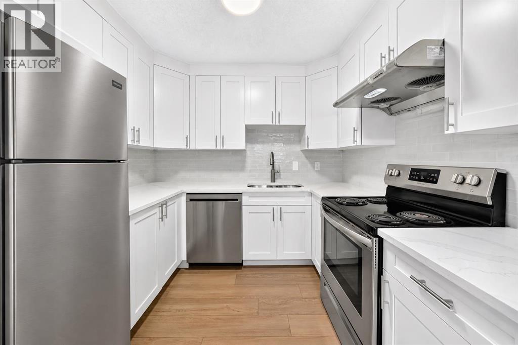 18 Dalhousie Crescent NW, Calgary, Alberta  T3A 2H8 - Photo 10 - A2346621